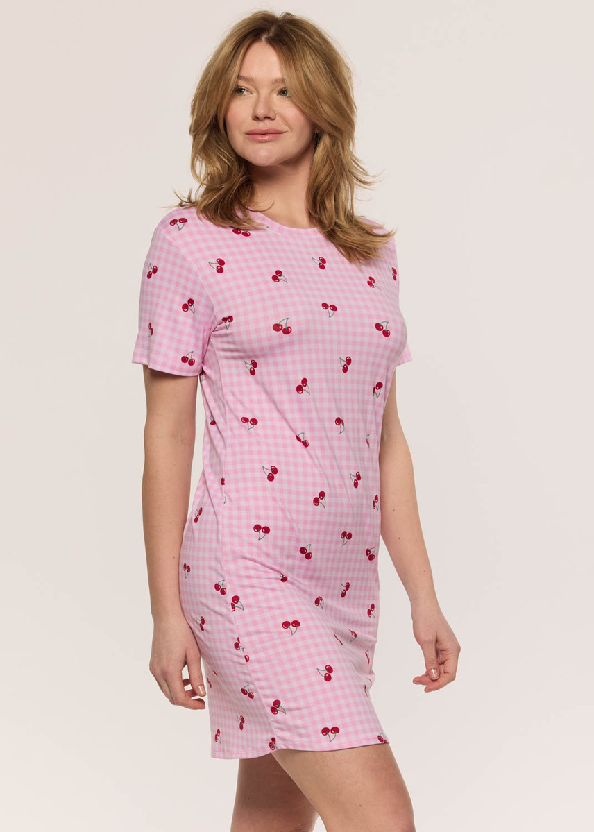 Nuisette courte avec cerise